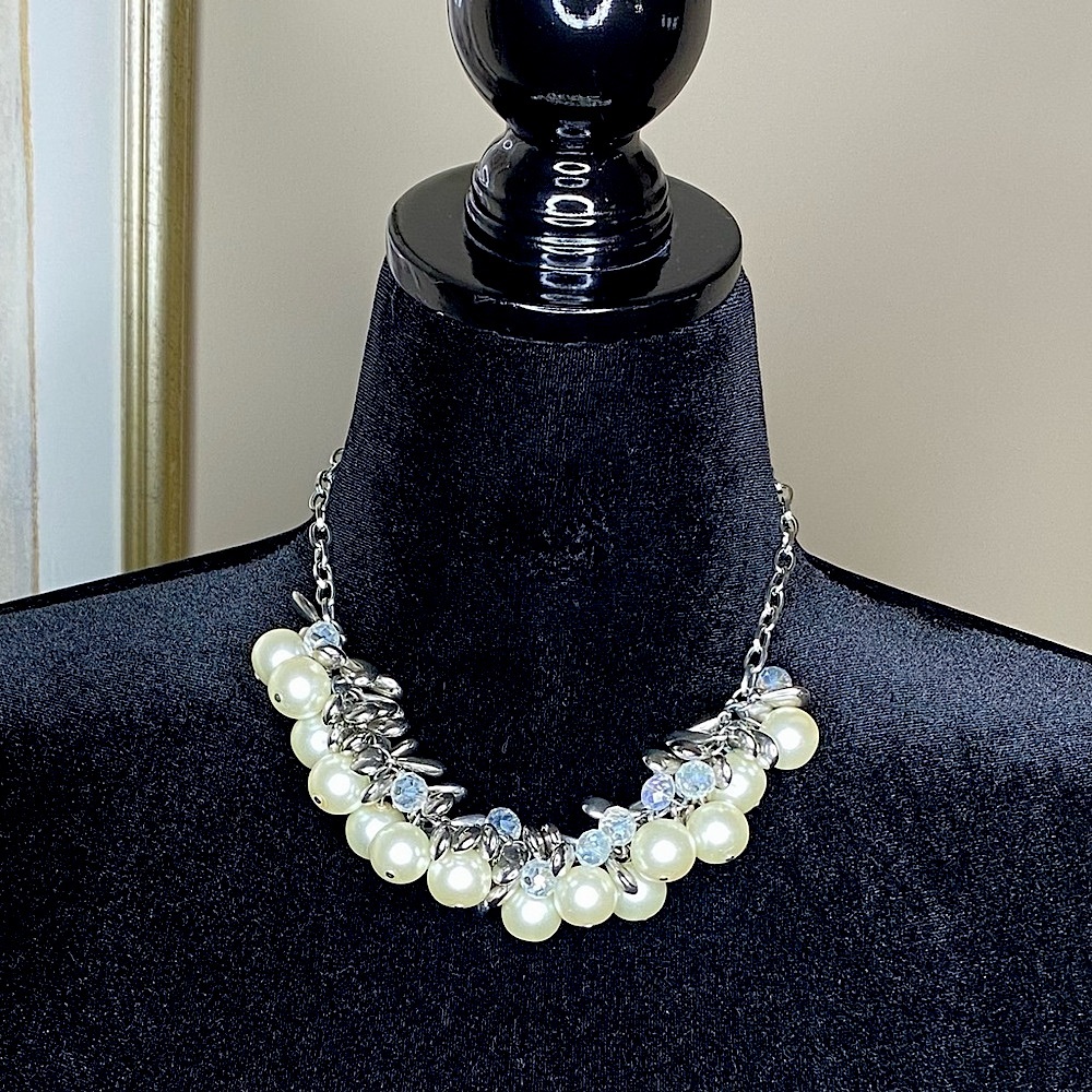 Clunky Statement Pearl Necklace